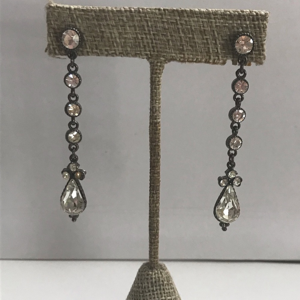Crystal earrings/gunmetal